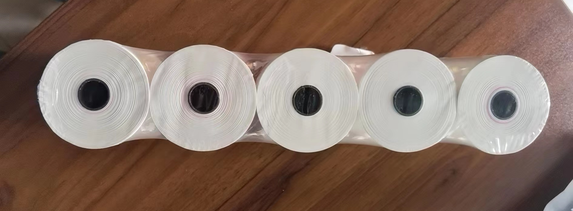 产品标准及验收要求:1)原纸品牌:冠豪,晨鸣,app,热敏纸2)原纸克重